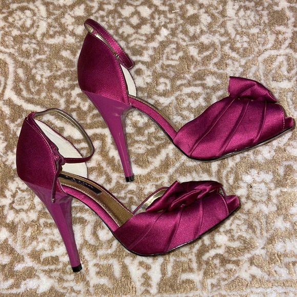Nina Magenta Satin Bow Peep Toe Pumps - Picture 6 of 9